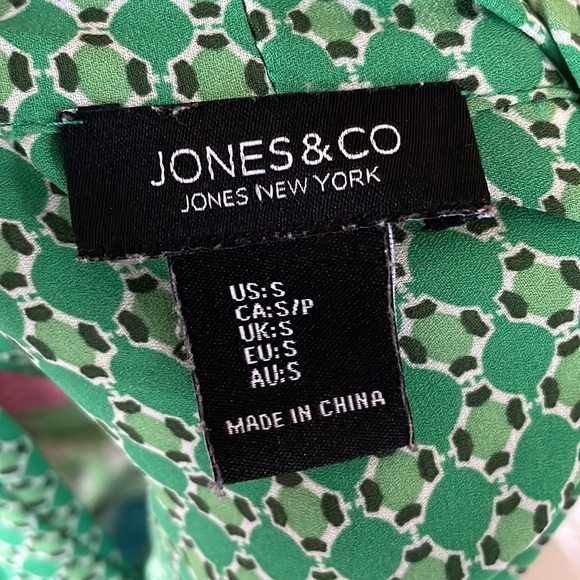 Jones & Co NW women’s button up tie neck blouse sleeveless geometric green Small - Picture 8 of 14